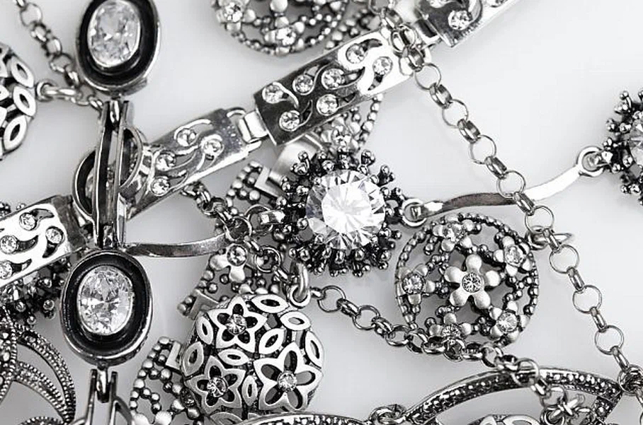 تحديث سعر الفضة اليوم الإثنين 23-2-2026 في مصر.. عيار 999 والسبائك بالمصنعية