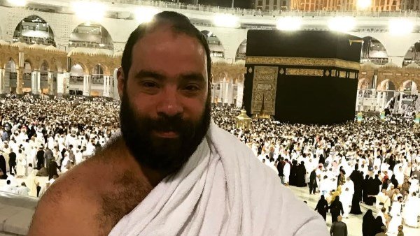 حقيقة فيديو الفنان وائل عوني يعتنق الاسلام.. القصة الكاملة وراء الشائعة التي تصدرت التريند