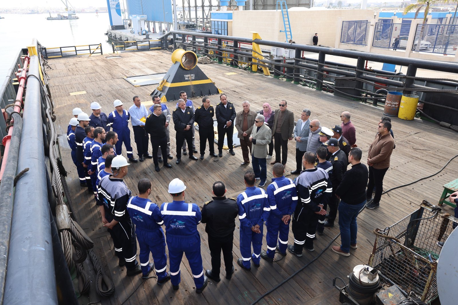 الفريق أسامة ربيع يتابع انتظام حركة الملاحة بالقناة وجاهزية أطقم الإرشاد والأطقم البحرية 6 IMG 20260308 WA0013