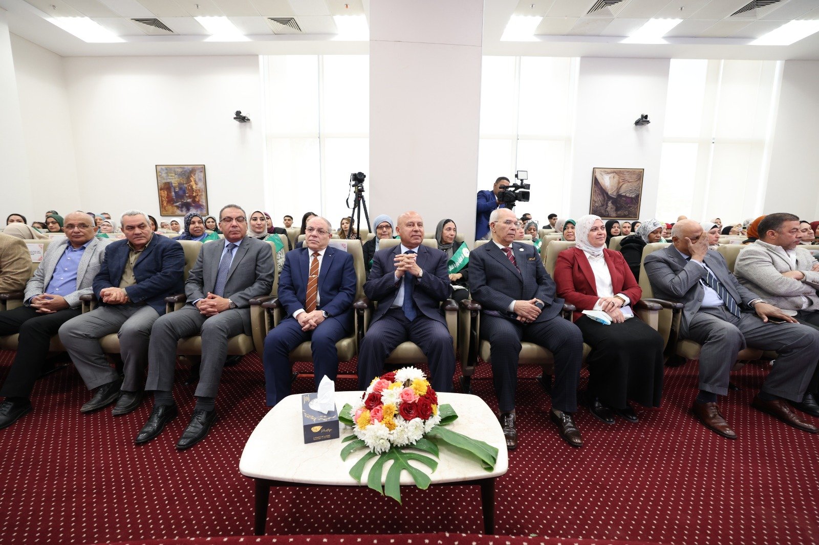 الفريق مهندس كامل الوزير وزير النقل يكرم الأمهات المثاليات في وزارة النقل لعام 2026