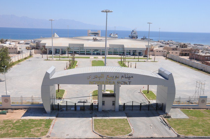 تداول 11 ألف طن و794 شاحنة بضائع بموانئ البحر الأحمر