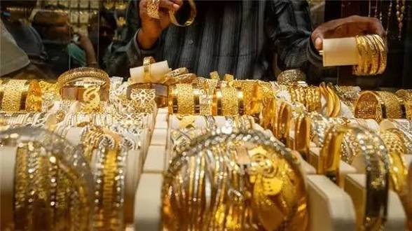 الذهب يواصل الاستقرار.. وعيار 21 يسجل 7455 جنيهًا