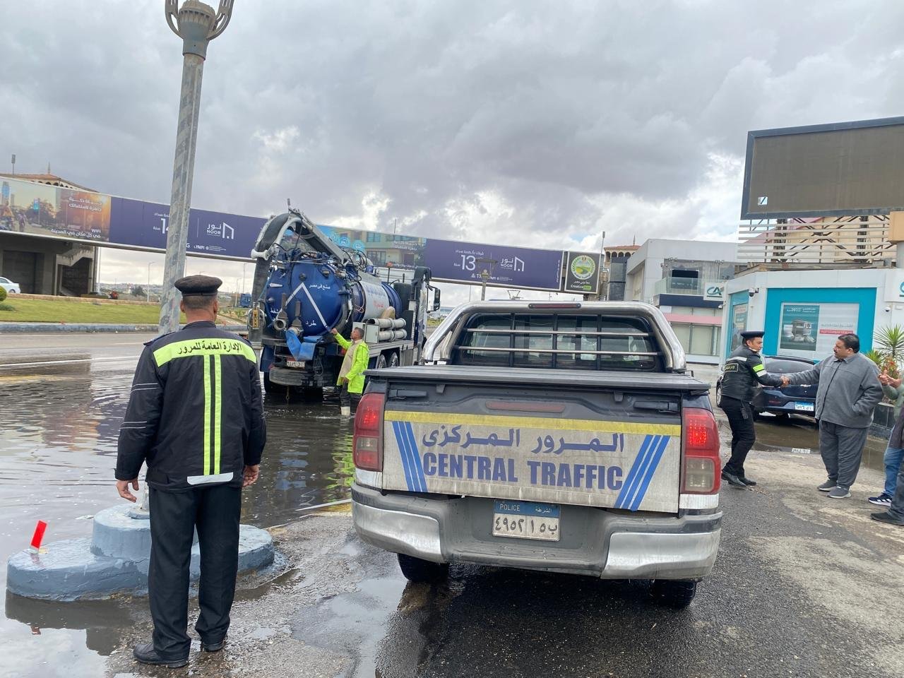 رفع حالة الطوارئ.. الإدارة العامة للمرور تدفع بسيارات الإغاثة المرورية والأوناش والدراجات النارية على كافة الطرق