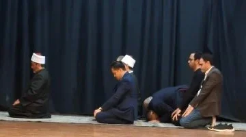 صلاة في الكنسية في مصر