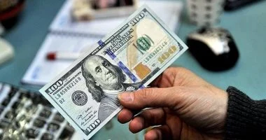 الدولار يحافظ على استقراره أمام الجنيه.. أعلى سعر عند 52.71 جنيه للبيع