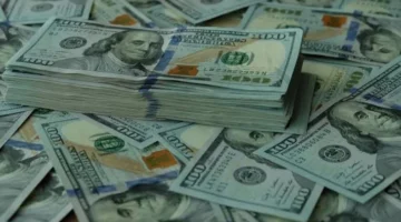 الدولار يحافظ على استقراره بالبنوك المصرية قرب 52.61 جنيه