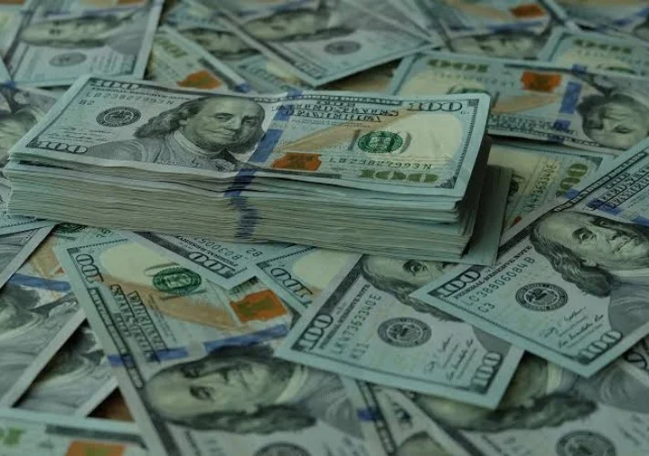 الدولار يحافظ على استقراره بالبنوك المصرية قرب 52.61 جنيه