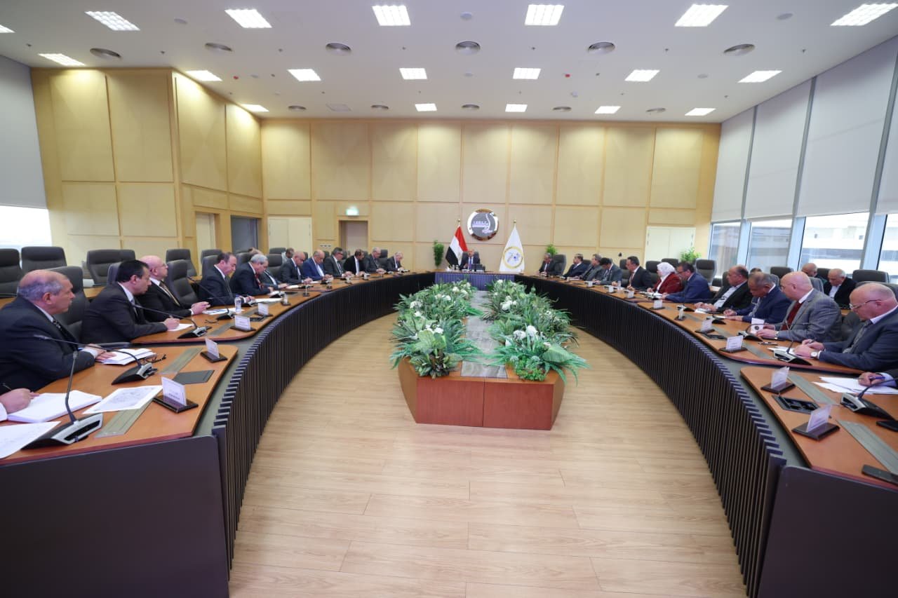 قرارات ترشيد الإنفاق.. وزير النقل يبحث تعظيم الإيرادات ورفع كفاءة التشغيل