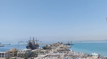 موانئ البحر الأحمر تُسجل مرور وتداول 11 ألف طن و 766 شاحنة بضائع عامة ومتنوعة