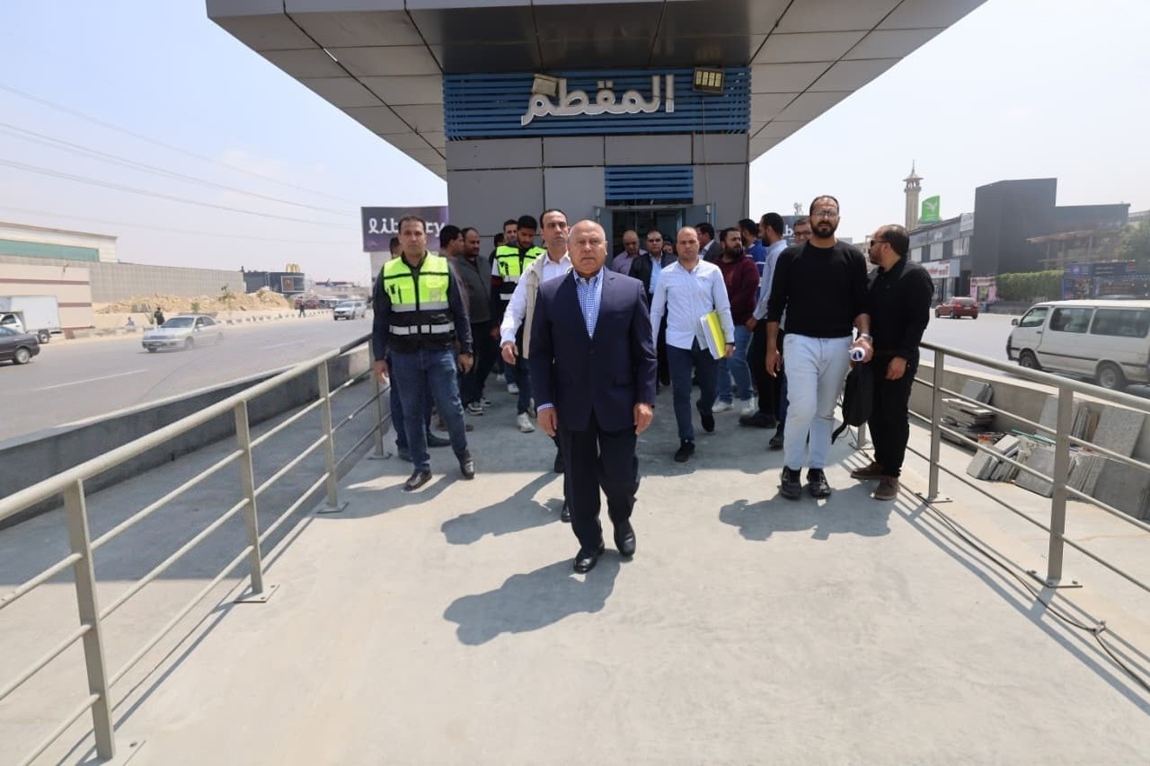وزير النقل يتفقد جاهزية المرحلة الثانية لمشروع الاتوبيس الترددي السريع BRY