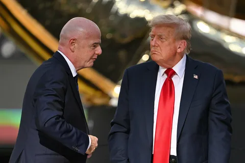 ايران تهدد بالانسحاب من كأس العالم وتطالب بتجميد اسرائيل واتهام الفيفا بالازدواجية في المعايير