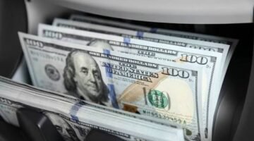 استقرار الدولار أمام الجنيه في البنوك.. وسعره يدور حول 52 جنيهًا