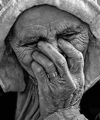 سيدة بني سويف.. حين ينهش “فلذة الكبد” أمان الأم.. باعوا “الجنة” لأجل المال.. قصة اعتداء شابين ووالدهما على “ست الحبايب” في بني سويف.