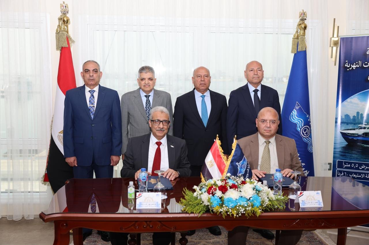  توقيع عقد اتفاق لبناء وتوريد 5 أتوبيسات نهرية تعمل بالدفع الكهربائي