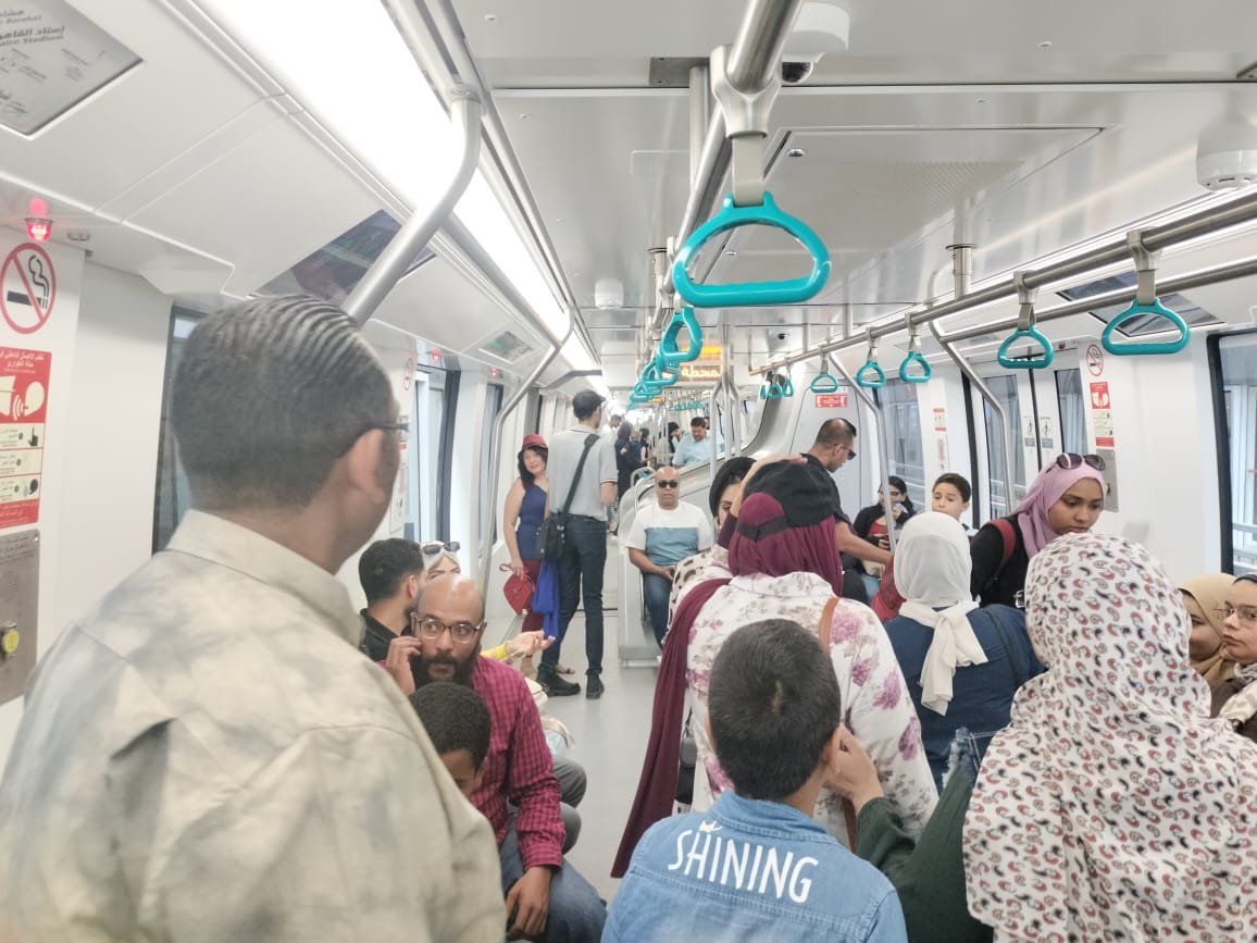 إقبال كثيف على استقلال المونوريل رابع أيام العيد
