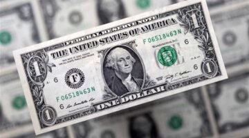 استقرار سعر الدولار أمام الجنيه بالبنوك المصرية بداية تعاملات الاثنين