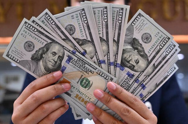 الدولار يتراجع بقوة.. الجنيه يربح أكثر من 50 قرشًا بالبنوك