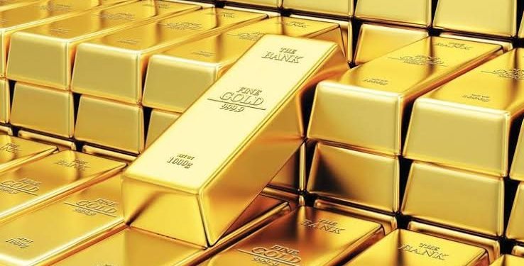 أوقية الذهب ترتفع 2.2% بدعم مشتريات البنوك المركزية والتوترات العالمية