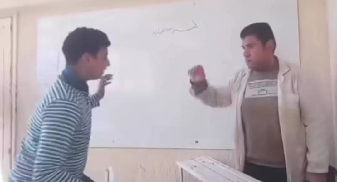 طالب شبرا الخيمة والمدرس.. التعليم تكشف مفاجأة عن واقعة الاعتداء على مُعلم في الفصل من تلميذ