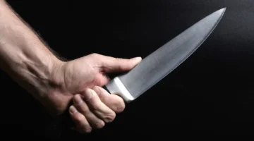 جريمة تهز شبرا الخيمة.. شاب ينهي حياة والده بطعنة نافذة أثناء فض مشاجرة مع والدته