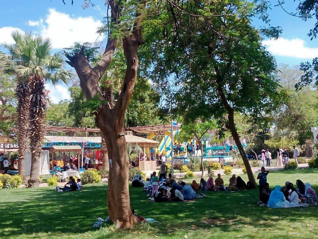 إقبال كبير على زيارة حدائق الرى بالقناطر الخيرية والمركز الثقافي الأفريقي بأسوان خلال إجازة عيد الأضحى