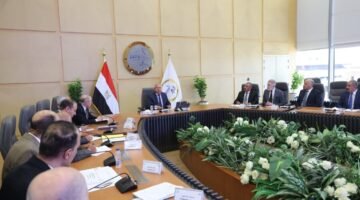 وزير النقل يترأس الجمعية التأسيسية لشركة تراست القناة لخدمات السفن 58