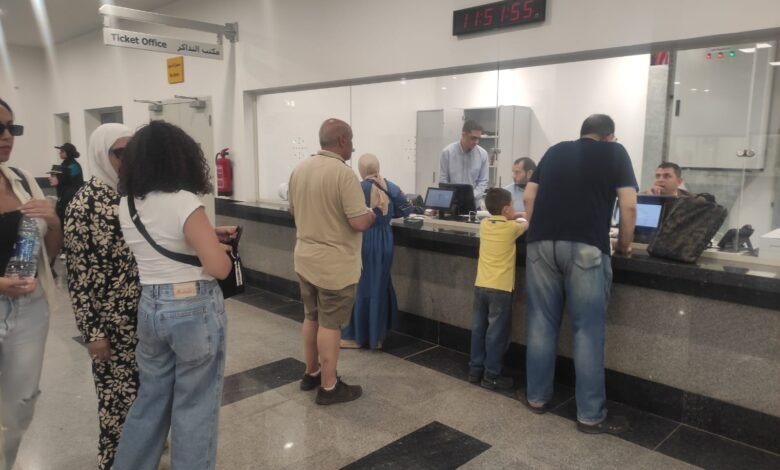 إقبال من الركاب على مونوريل شرق القاهرة في أول أيام التشغيل الكامل