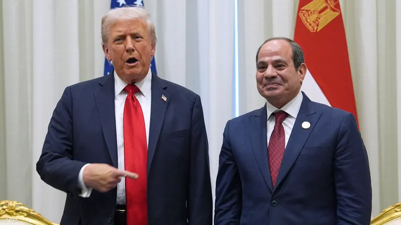 ترامب يؤكد للرئيس السيسي مواصلة تعزيز العلاقات المصرية الأمريكية والانتقال بها إلى آفاق أرحب 5 الرئيس السيسي وترامب