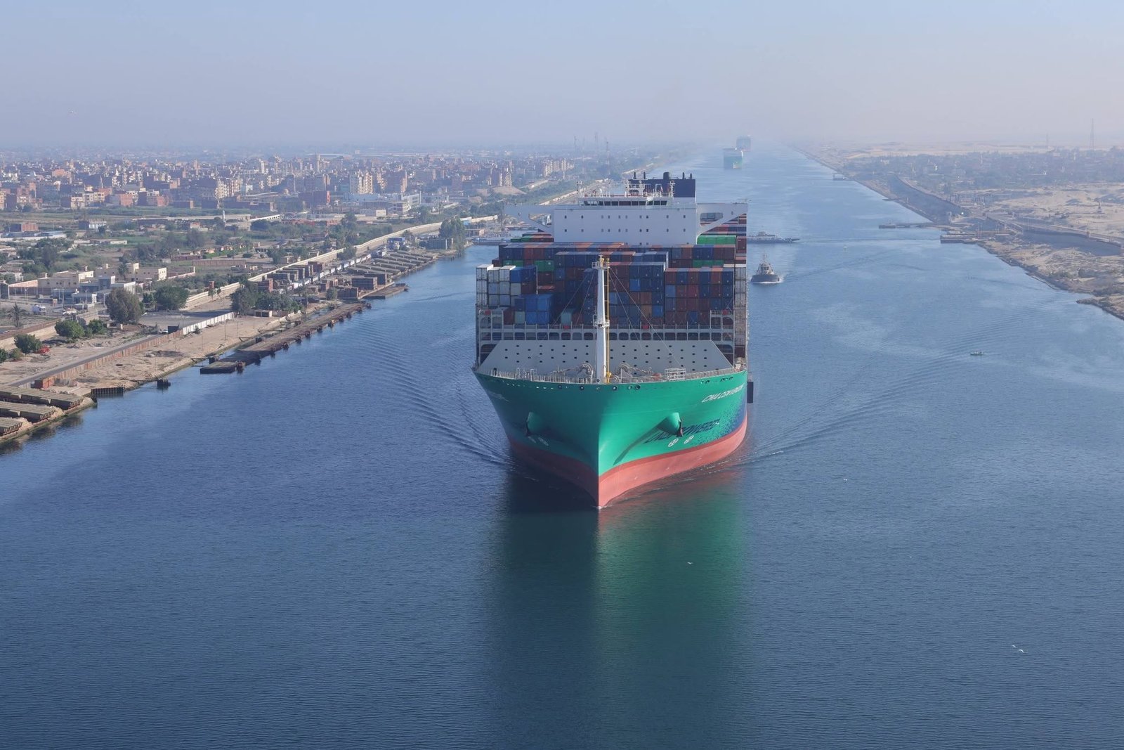 لأول مرة في مصر.. عبور السفينة العملاقة CMA CGM VENDOME بأمان من مجرى قناة السويس