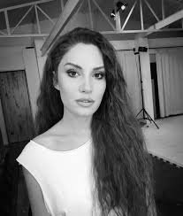 الممثلة التركية إيجي أرتيم ايجي ارتام