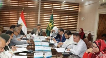 محافظ القليوبية يبحث عدد من الملفات الهامة لنتمية النشاط الاستثماري بالمحافظة 31