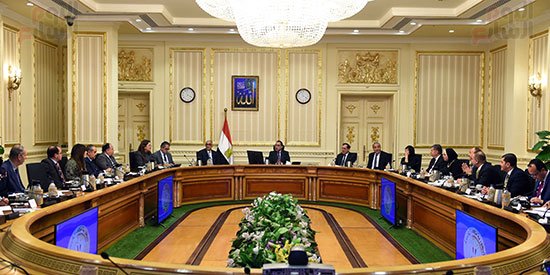 الحكومة تستعرض خطة استثمارية كبرى تستهدف توفير 11 ألف فرصة عمل في الاتصالات خلال عامان
