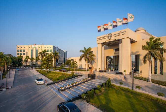الآن.. بدء التقديم بجامعة مصر الجديدة بكليتي العلاج الطبيعي وعلوم الإدارة| تفاصيل 2 جامعة مصر الجديدة