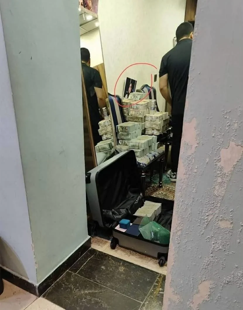 ملابس داخلية من الذهب لـ النائبه العراقيه هند العباسي برلمانية بغداد تثير الجدل بـ ملابس داخلية من ذهب وممتلكات طائلة أموال ومصوغات 5 ملابس النائبه العراقيه هند العباسي الداخلية