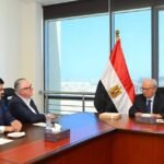 باستثمارات تقدر بـ مليار دولار.. نائب رئيس الوزراء يبحث مستجدات مشروع برج فوربس العالمي